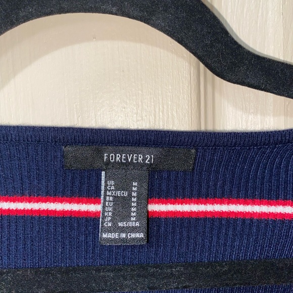 Forever21 Cropped top - Picture 2 of 2